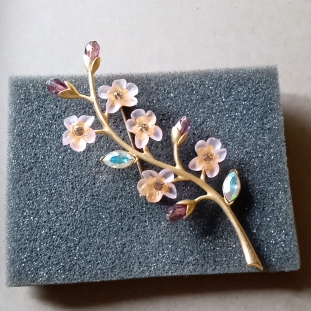 Cherry blossom Avon brooch, never been worn,  from 2002